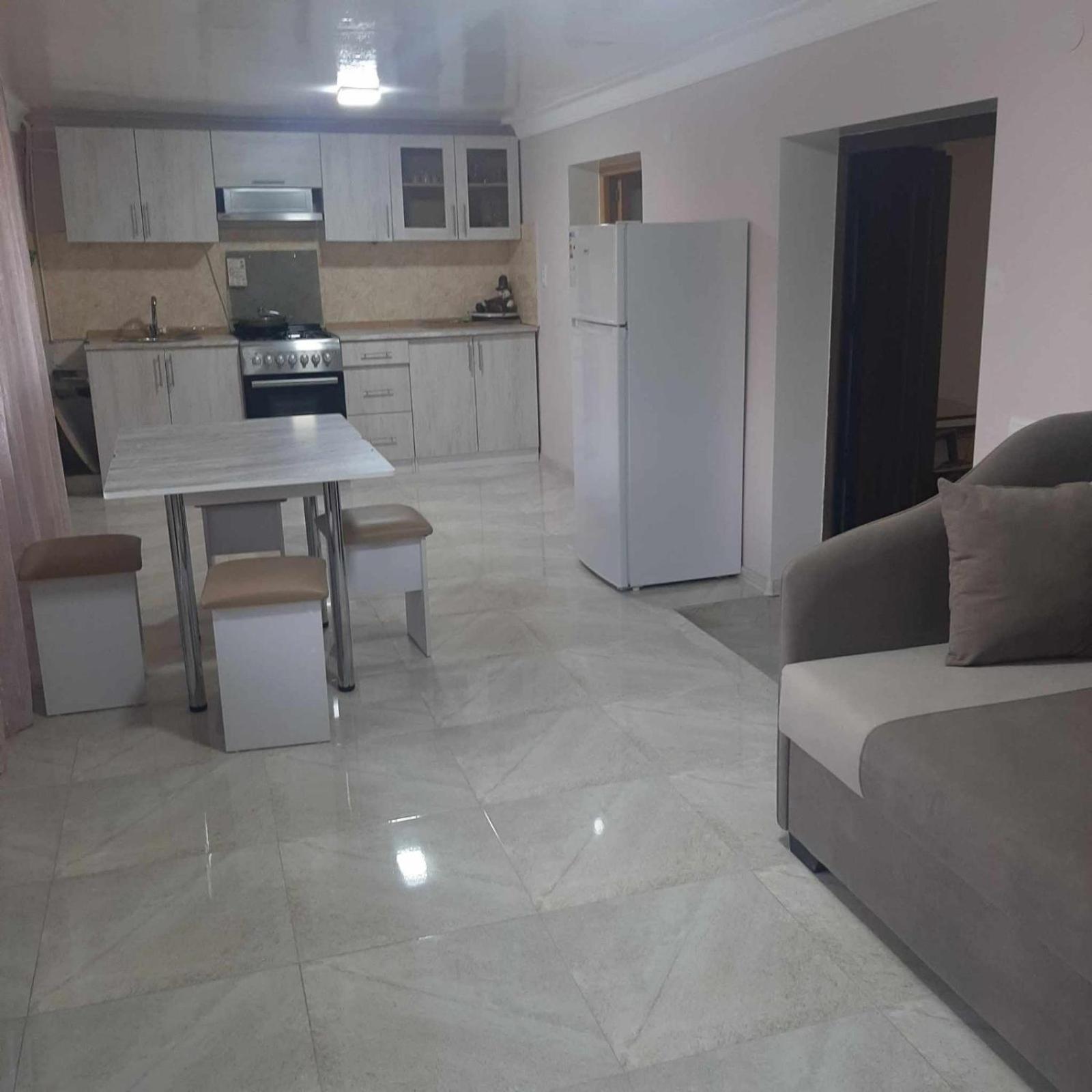 Lyucie Guest House Idschewan Exterior foto